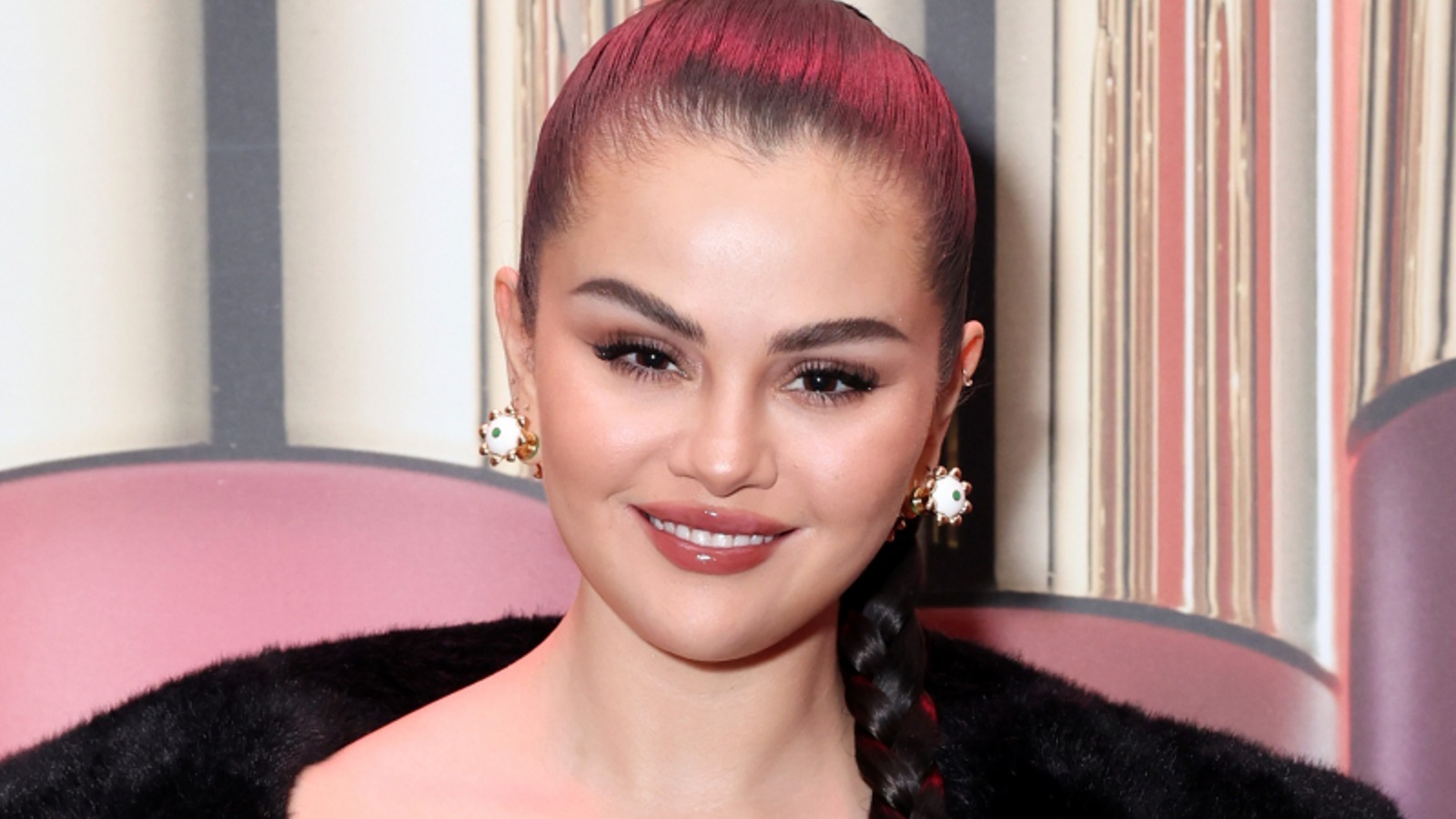 Makeup Hacks for Round Face Shape